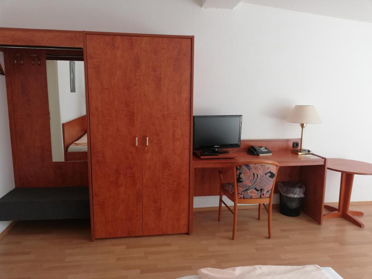 Hotel Dorfschaenke 3*
